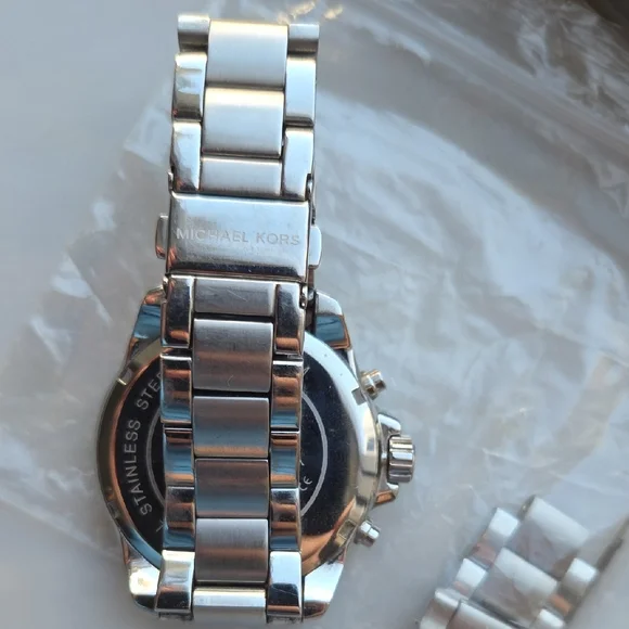 Michael Kors Pink Silver Watch - Picture 3 of 8